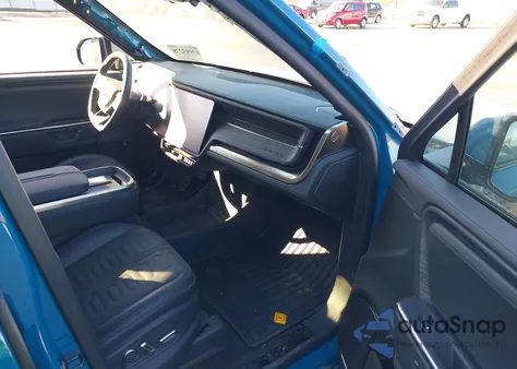 2025 Rivian R1T Adventure Dual Motor Large Pack/Adventure Dual Motor Max Pack from USA, damaged, VIN 7FCTGBAA3SN040116